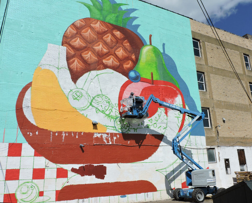 Mural offers color and visibility to Urban Mission food program